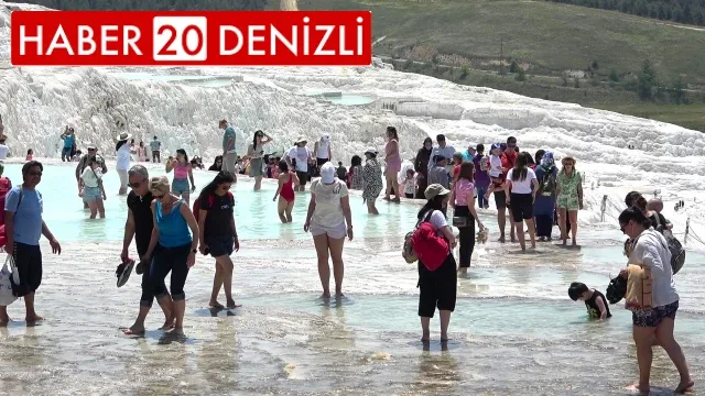 Pamukkale’ye ilk 5 ayda 561 bin turist geldi