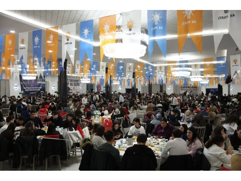 AK Parti Gençlik Kolları Genel Başkanı İbiş Denizli’de gençlerle iftarda buluştu