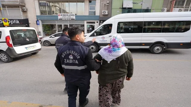 Denizli Büyükşehir Zabıta Ekiplerinden Dilenci Operasyonu