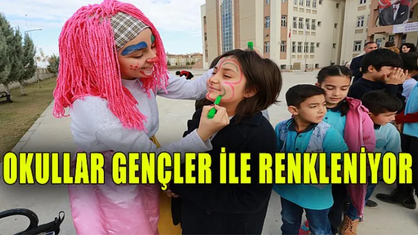 Okullar Gençler İle Renkleniyor