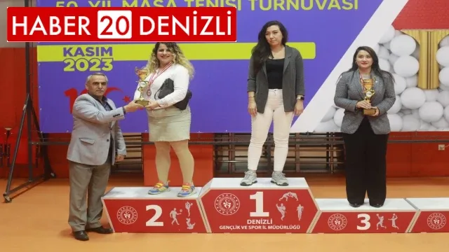Denizli’de masa tenisi turnuvasının kazananları belli oldu