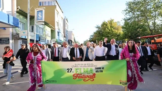 Çivril Kültür Sokağı, 27. Elma, Tarım ve Kültür Festivalinin ilgi odağı oldu
