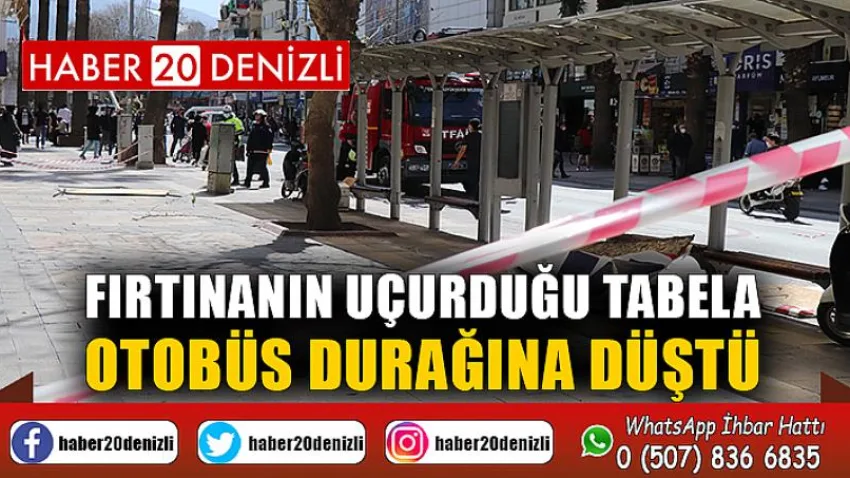 Fırtınanın uçurduğu tabela otobüs durağına düştü