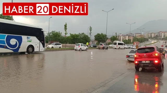 Denizli'yi sel vurdu