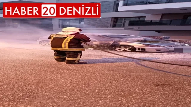 Motor kısmı alev alan otomobil kullanılmaz hale geldi