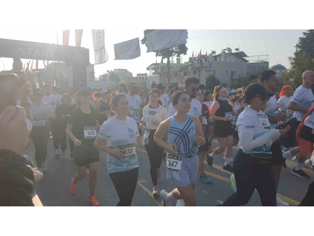 Lykos yarı maratonu’nda binlerce kişi koştu