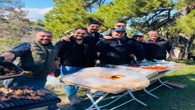 Doğaseverler baharı Karagöl'de karşıladı