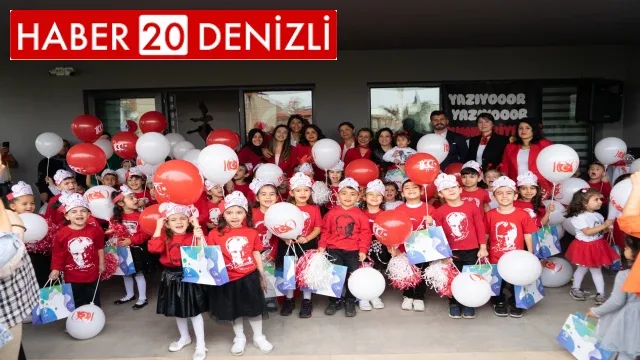 Denizli’de kreş öğrencileri 29 Ekim’i gösteriyle kutladı