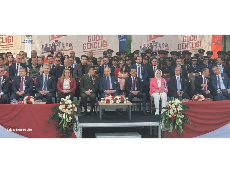Denizli’de 19 Mayıs Coşkusu: Vatandaşlar Meydanlara Akın Etti!