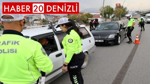Sürücüler emniyet kemeri ve kurallara uyma konusunda bilgilendirildi