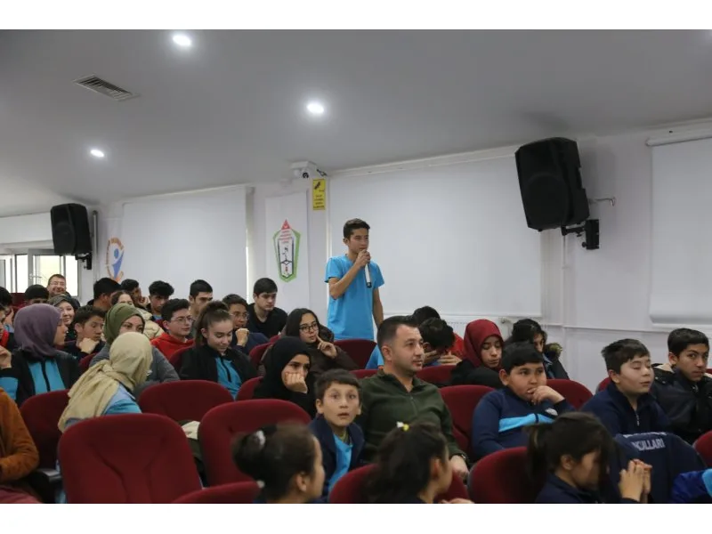 Çameli Belediye Başkanı Cengiz Arslan gençlerin sorularına cevapladı