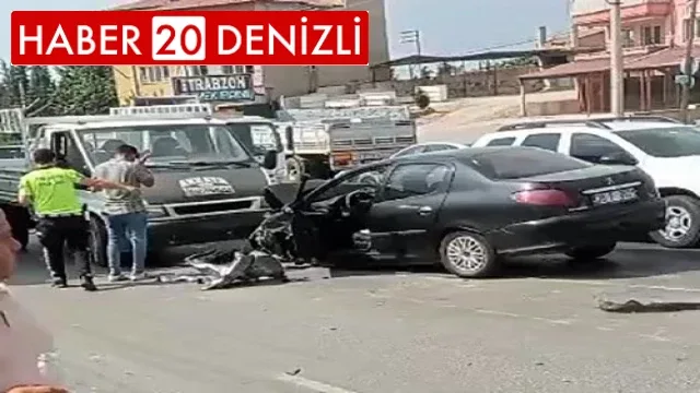 Tekeri kopan otomobil karşı şeride geçip 2 araca çarptı