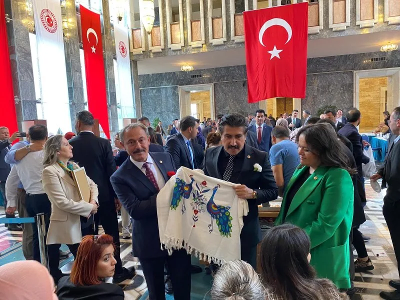 AK Partili vekiller, Meclis kaydına Denizli’nin değerleriyle gitti