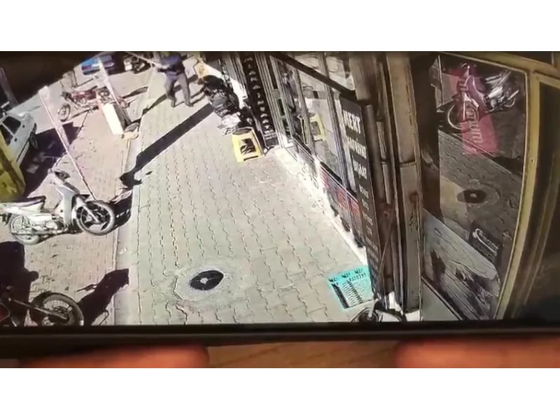 Tartıştığı esnafın camlarını sopayla kırdı
