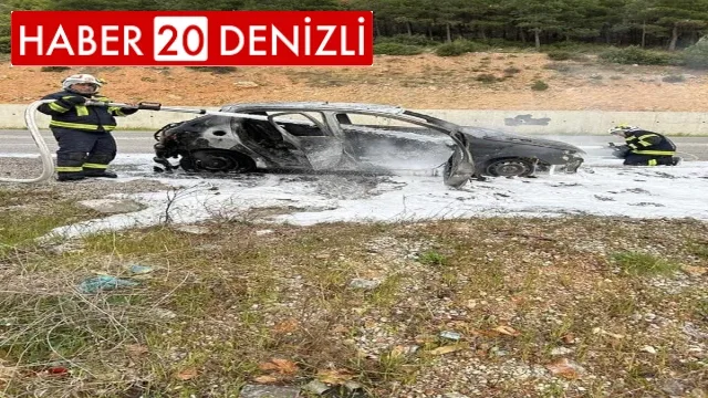 Seyir halinde alev alan otomobilden geriye hurda yığını kaldı