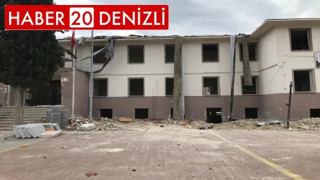 Güçlendirme yetersiz kalan Buldan İmam Hatip Ortaokulu yıkılacak