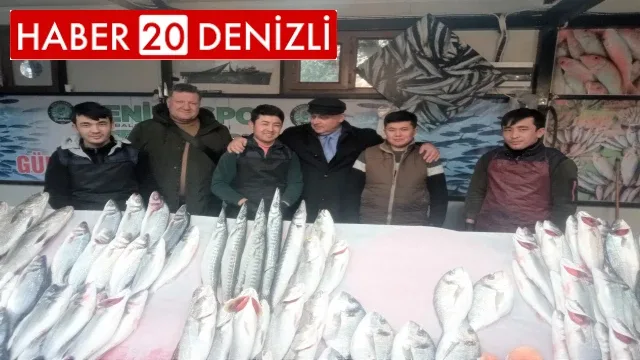 Başkan Şevik, pazar esnafını ziyaret etti
