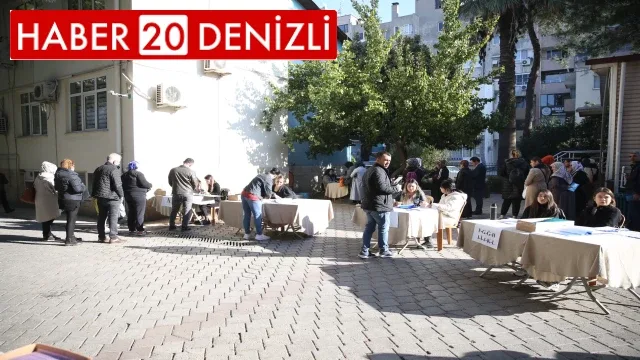 Öğrenim desteği alan öğrencilere banka kartları teslim edildi
