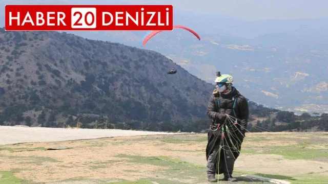 72 yaşındaki paraşütçü gençlere taş çıkartıyor