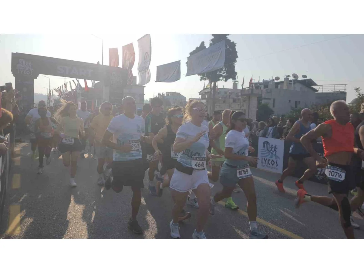 Lykos yarı maratonu’nda binlerce kişi koştu
