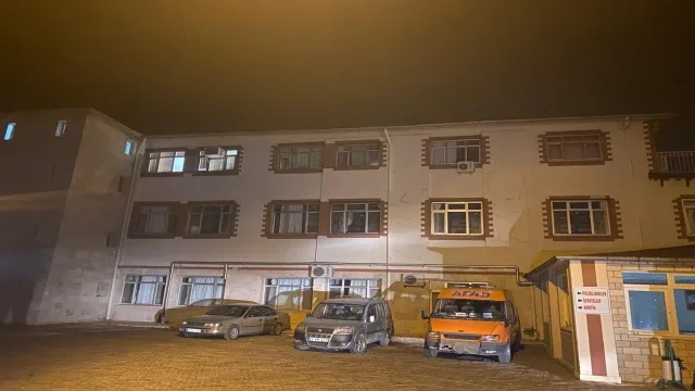 Alevlerin yaklaştığı Buldan'da hastane tahliye edildi
