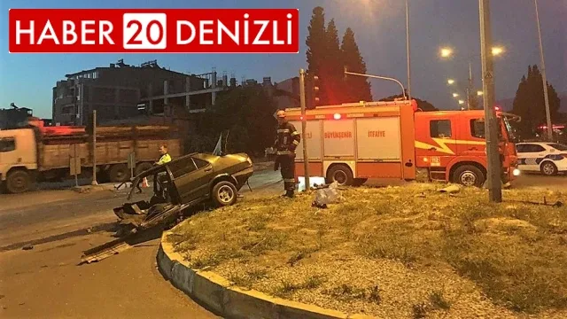 Korkunç kazada otomobil ikiye ayrıldı: 2 yaralı