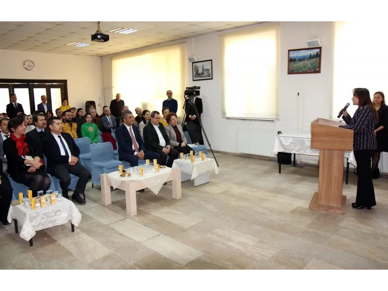 Veremi en iyi çizen ve yazıya döken öğrenciler ödüllerini aldı