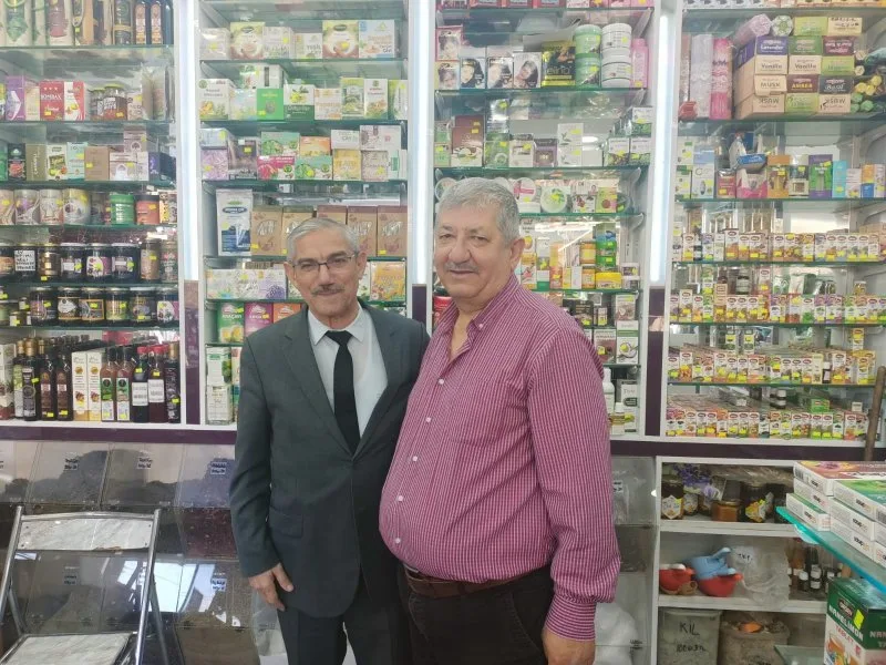 Denizli’nin en renkli aday adayı esnaf ziyaretlerine başladı
