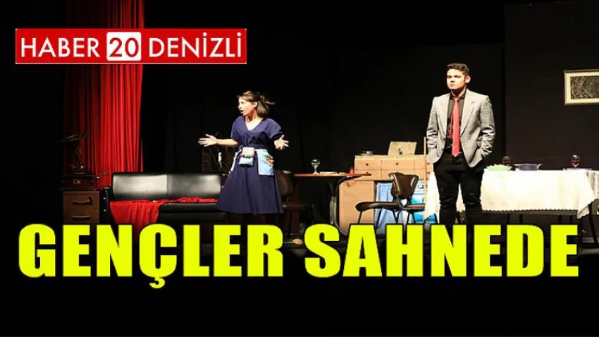 Gençler sahnede