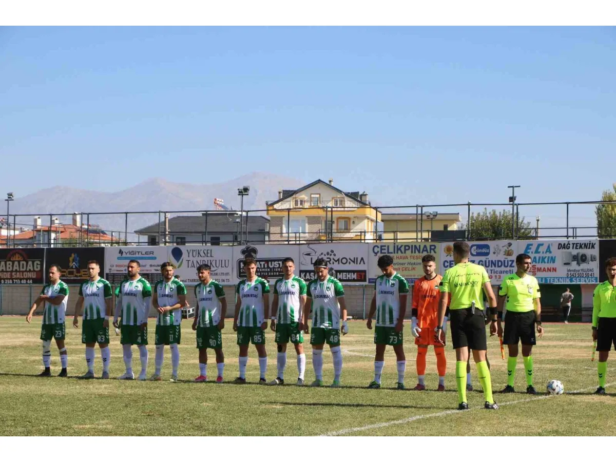 Yeşil Çivril Belediyespor evinde yıkıldı: 0-3