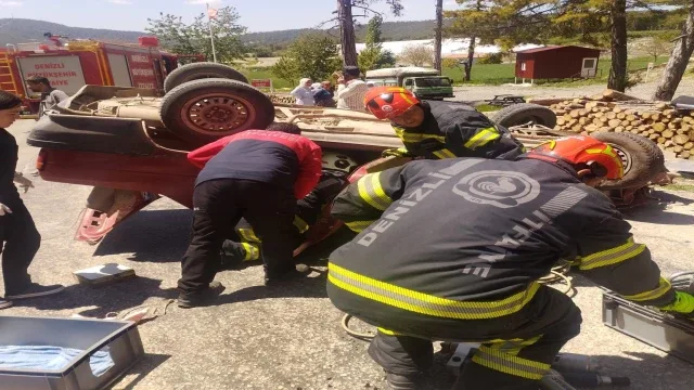 Odun sterine çarpan otomobil takla attı