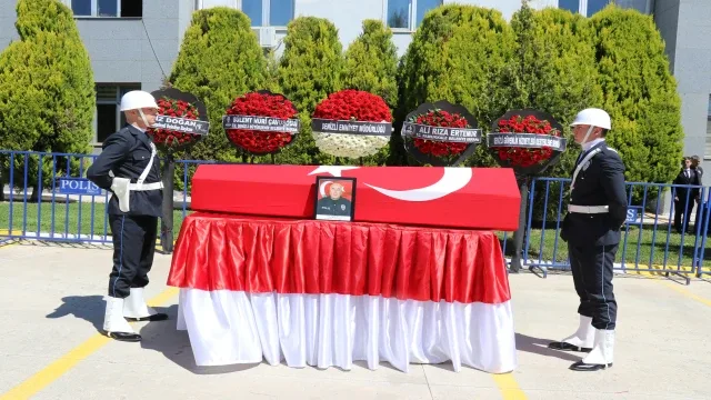 Kalp krizinin ardından hastaneye kaldırılan polis memuru kurtarılamadı