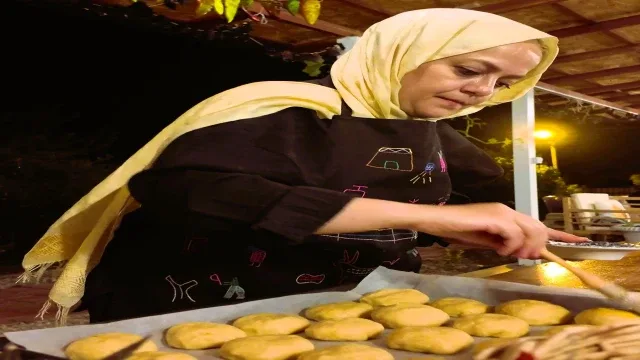 Elleriyle poğaça yapan kadın vekil şafakta üreticiyle birlikte hasat yaptı