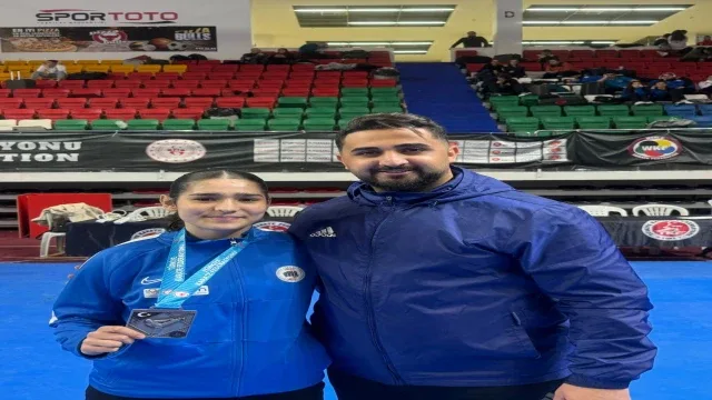 Denizlili Cemre, Karatede Gümüş Madalya Kazandı