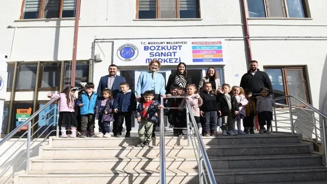 Miniklerden Başkan Teyzelerine Anlamlı Ziyaret