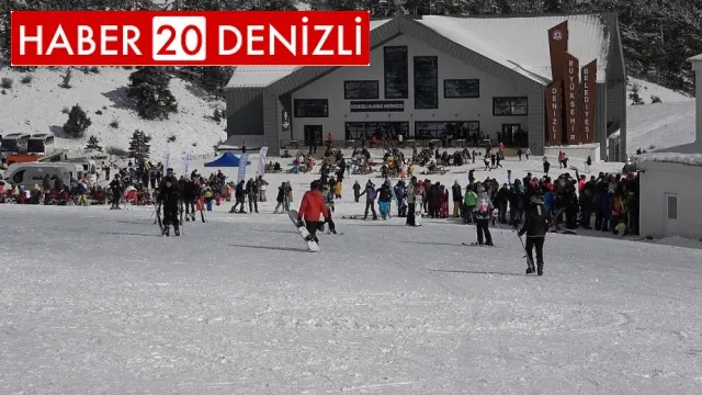 Denizli Kayak Merkezi, snowboard ve yamaç paraşütü tutkunlarının gözde mekanı oldu