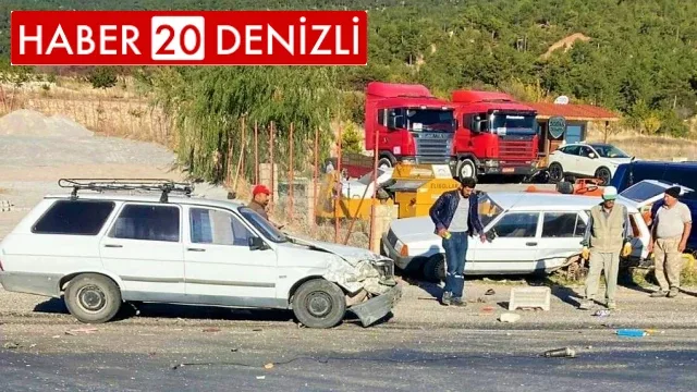 Kafa kafaya çarpışan araçlardan yara almadan kurtuldular