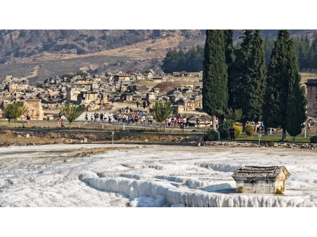 EK FOTO-Pamukkale’nin kalbinde tarihi buluşma