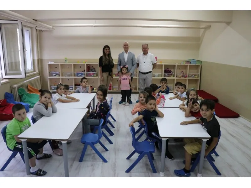 Başkan Özbaş’a öğrencilerden sevgi seli