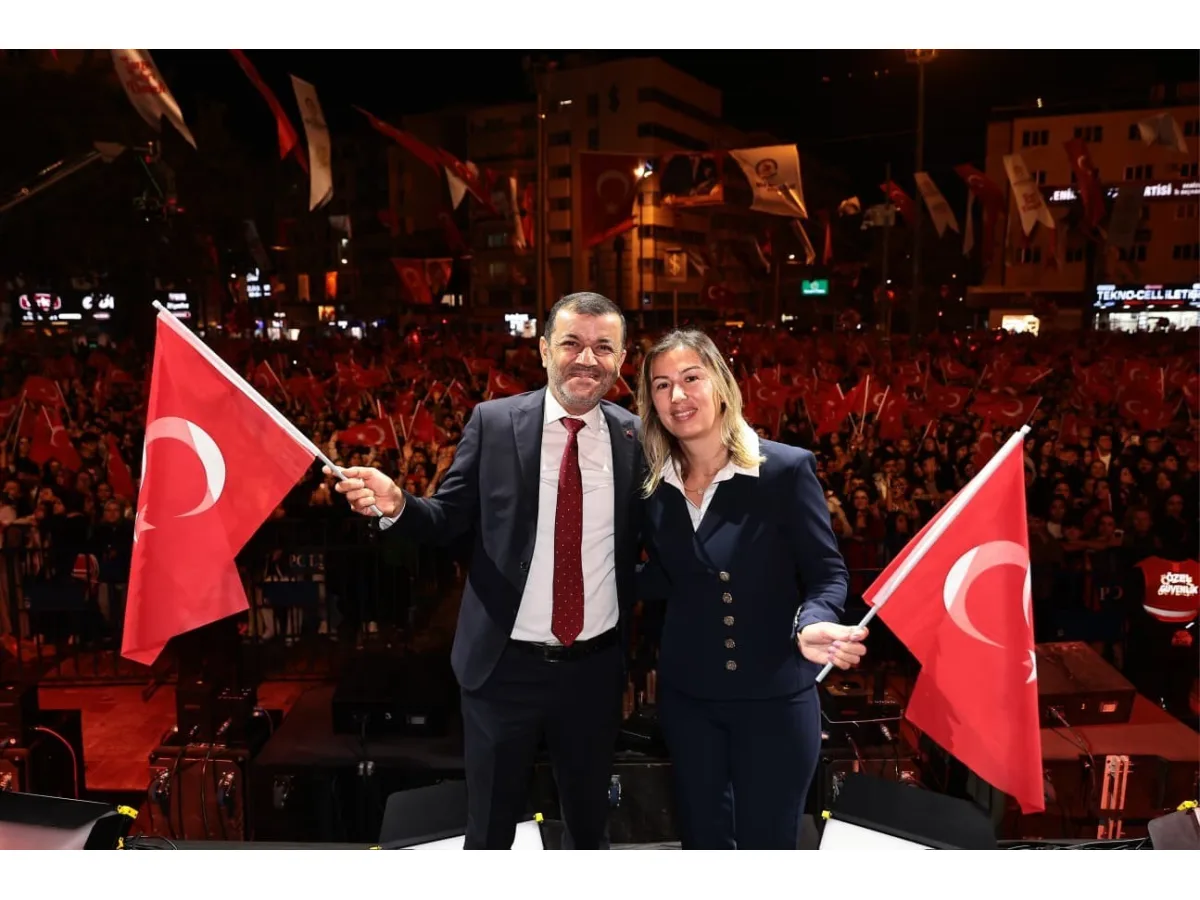Binlerce Denizlili Cumhuriyet için yürüdü