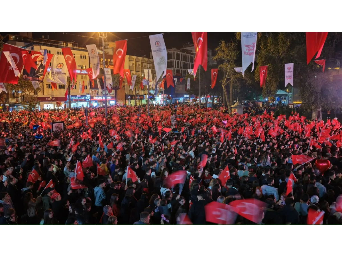 Binlerce Denizlili Cumhuriyet için yürüdü