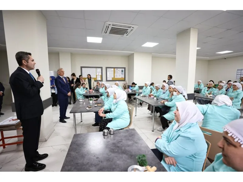 Ekrem Başer tekstil işçilerini ziyaret etti