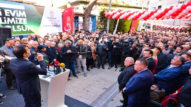 Denizli’de Emekliye Çay Bedava Oldu