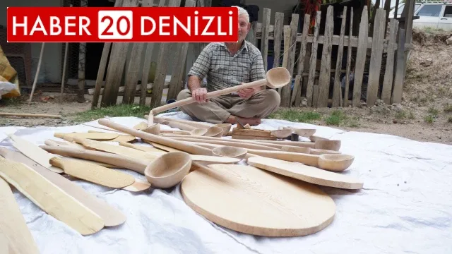 10 yaşında başladığı sanatını 65 yıldır ahşaplara işleyerek sürdürüyor