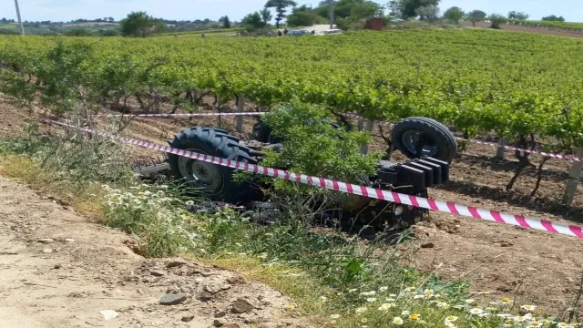 Traktörüyle üzüm bağlarına uçan çiftçi hayatını kaybetti