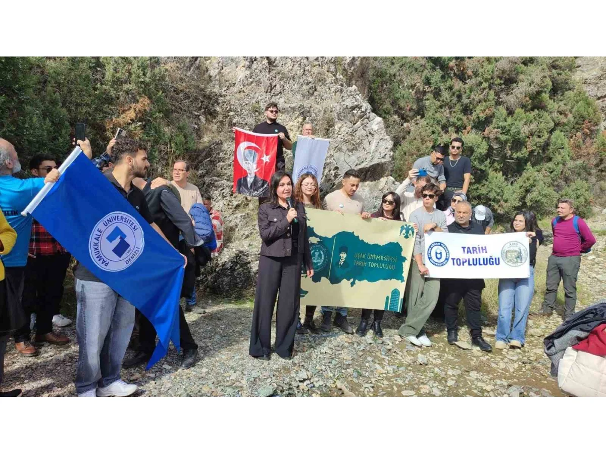 200 öğrenci 850 yıllık sırrı çözmek için savaş alanında ders işledi