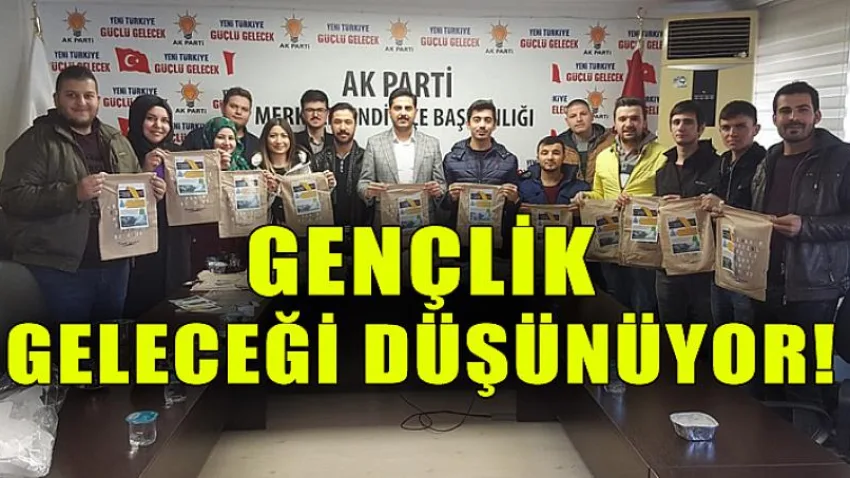 Gençlik Geleceği Düşünüyor!
