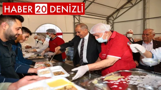 Büyükşehir’de gelenek değişmedi Ramazan ayının ilk iftarı Büyükşehir çadırında