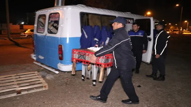 Zabıtanın Gece Operasyonunda Seyyarın Sözleri Pes Dedirtti: "Bir Daha Yaparız, Bizde Para Çok”