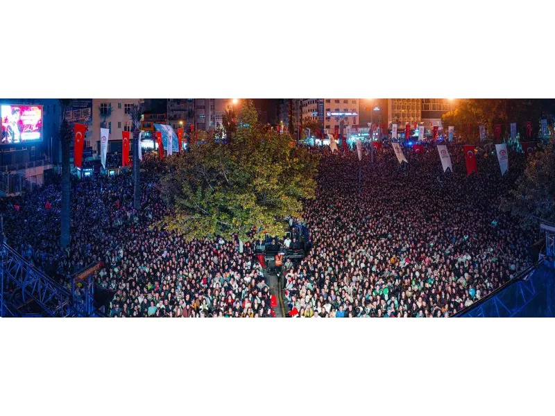 Denizli'de 7’den 70’e Cumhuriyet coşkusu